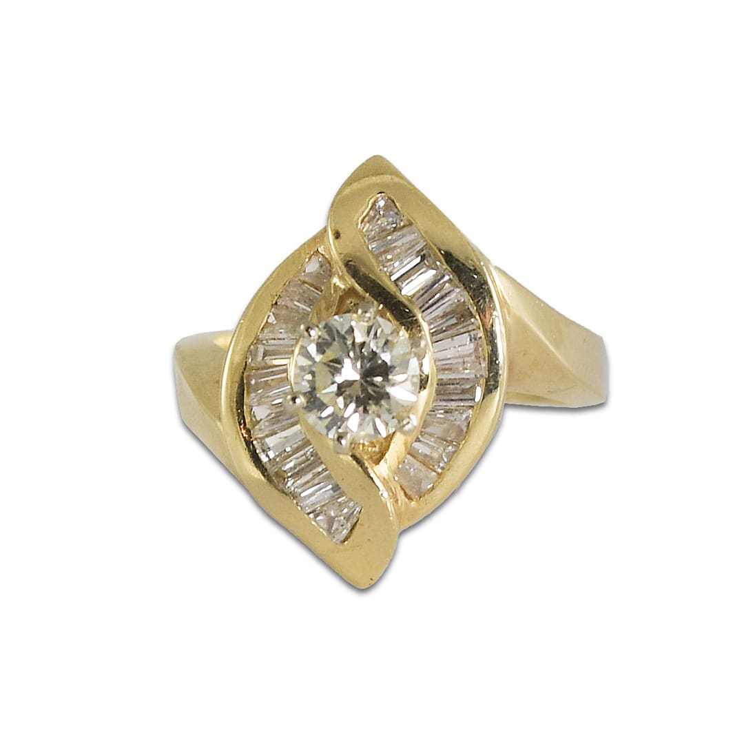 Diamond Engagement Ring in 14K Yellow Gold