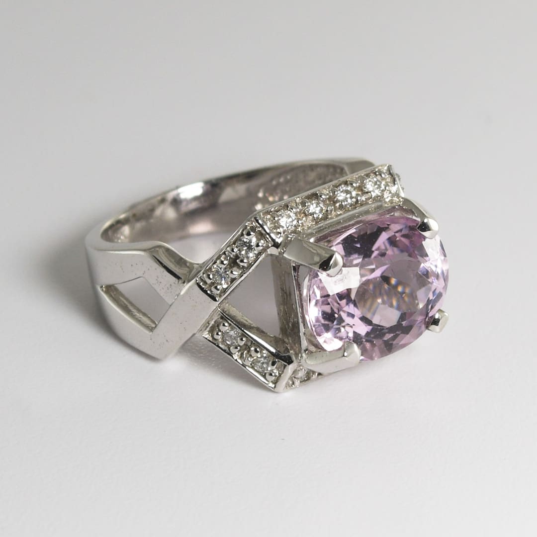 18k White Gold Designer Style Kunzite & Diamond Ring 6.50tcw- Size 8 - Image 2