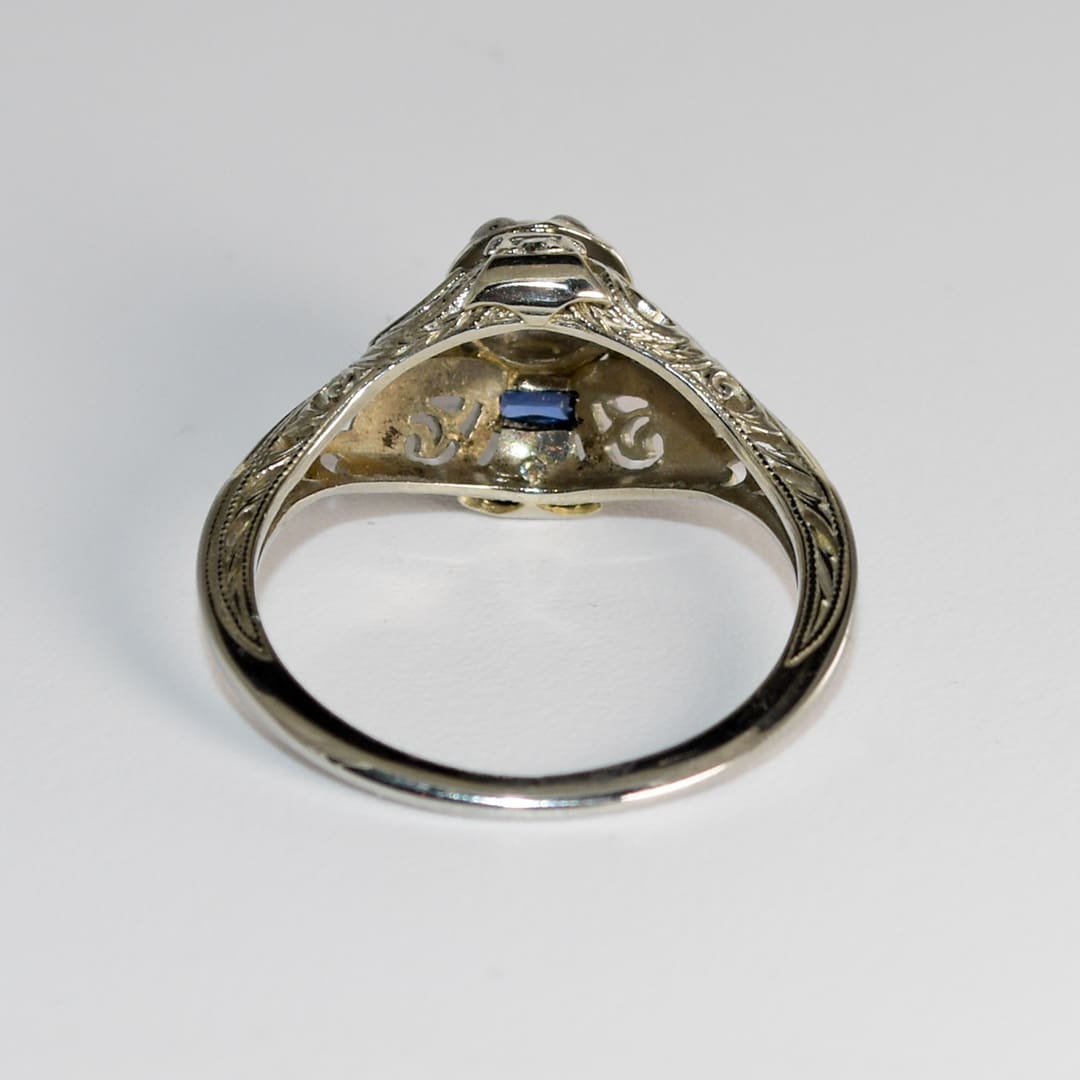 18K White Gold Antique Sapphire & Diamond Ring - Image 4