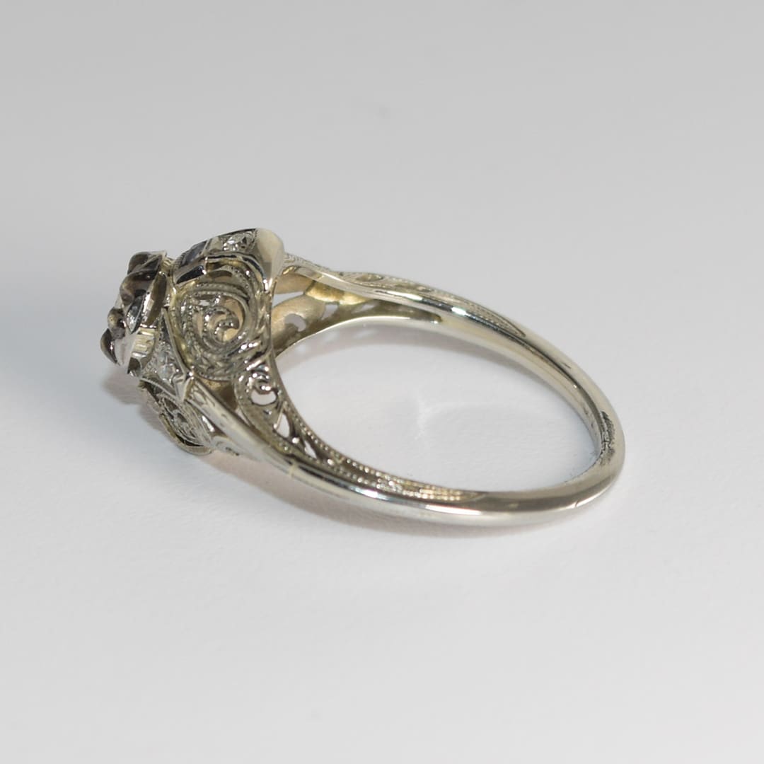 18K White Gold Antique Sapphire & Diamond Ring - Image 5