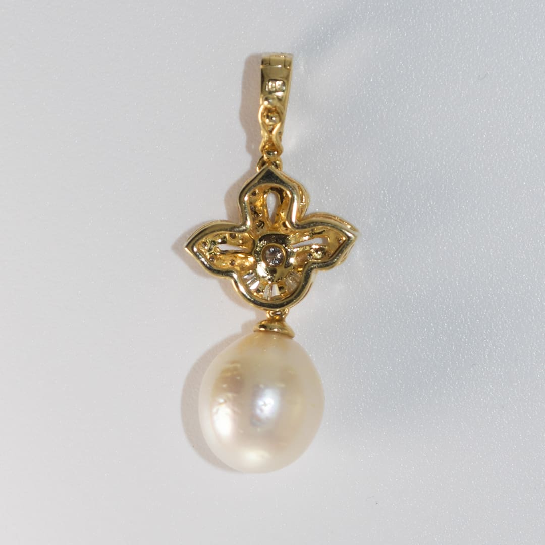 18K Yellow Gold Pearl & Diamond Pendant - Image 2