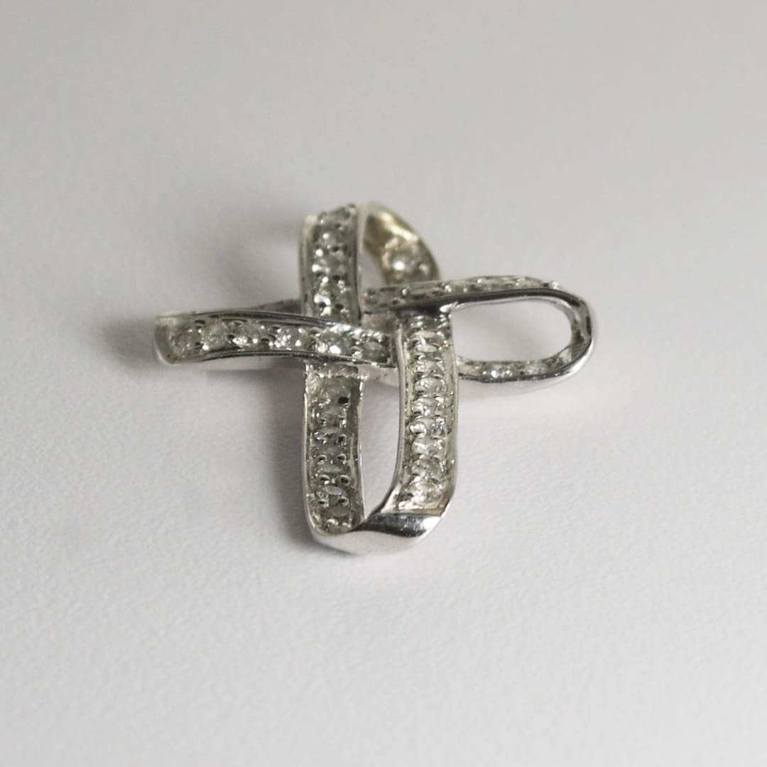 14K White Gold Diamond Cross Pendant 0.25ct - Image 6