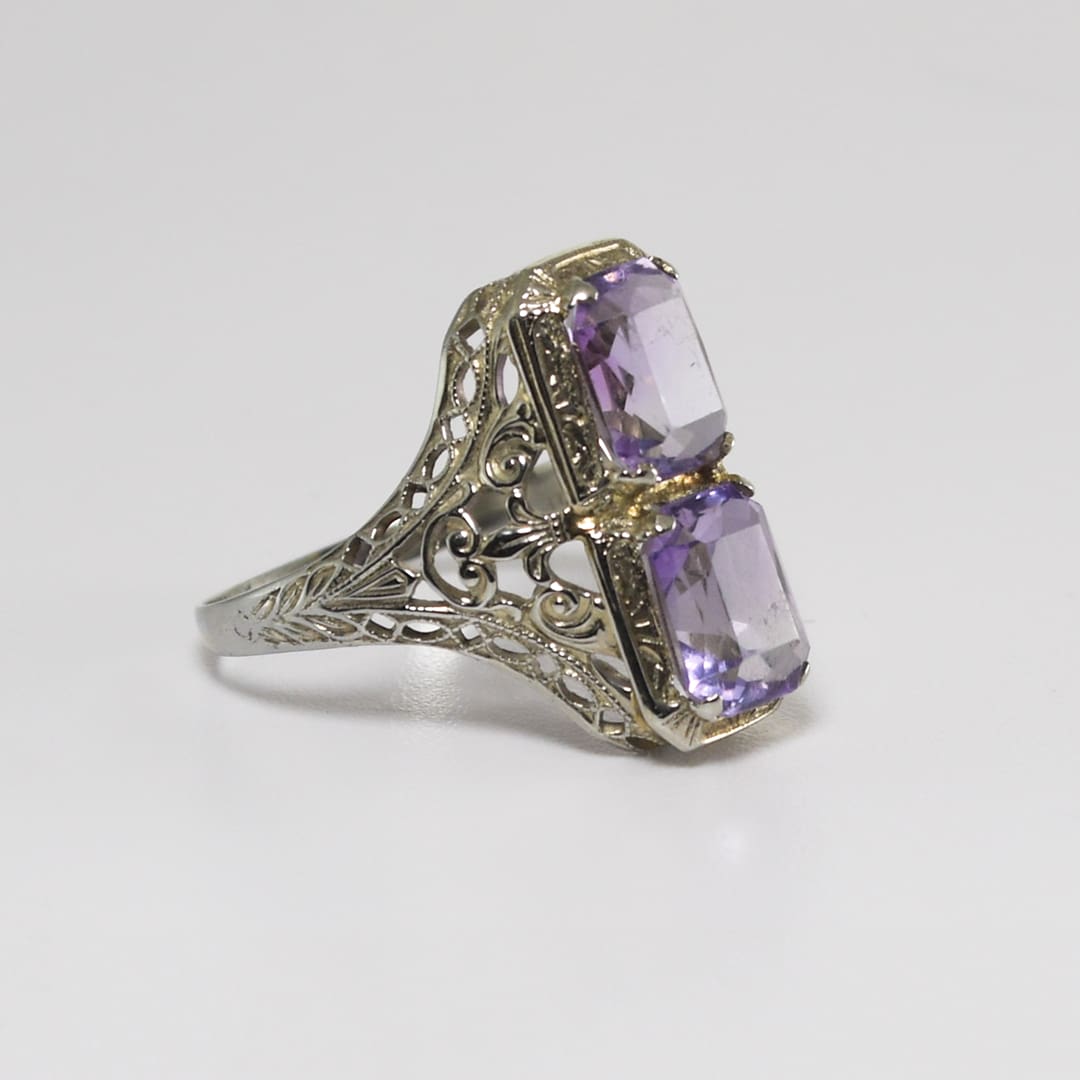 18K White Gold Art Deco Amethyst Ring - Image 2