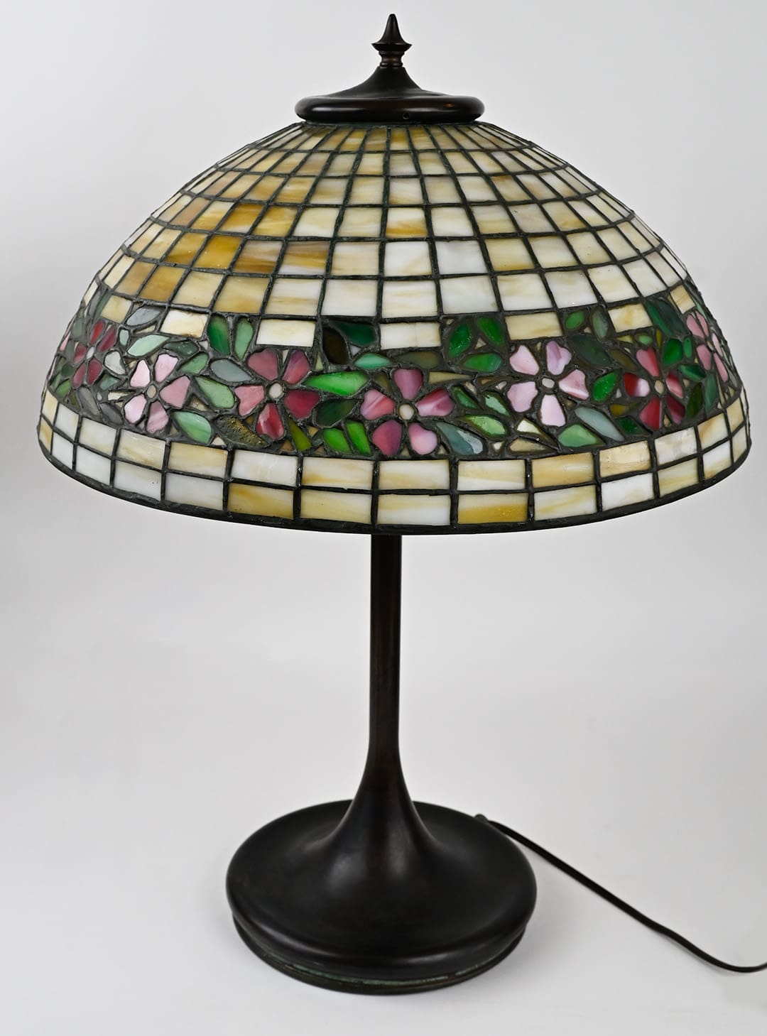 Antique Unique Art Glass & Metal Co. Periwinkle Table Lamp