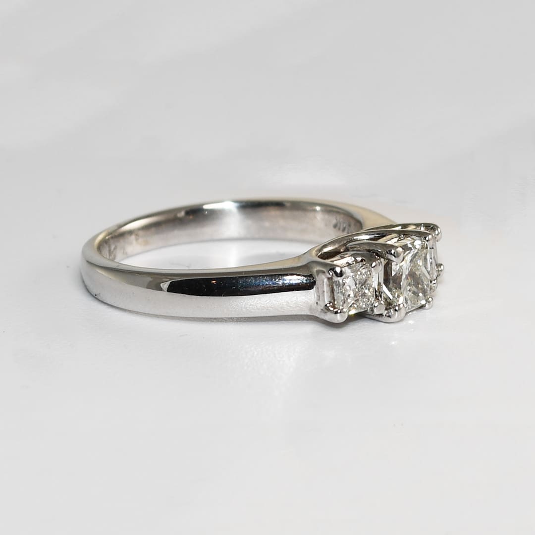 14K White Gold Three-Stone Diamond Engagement Ring 1.10ct - Image 2