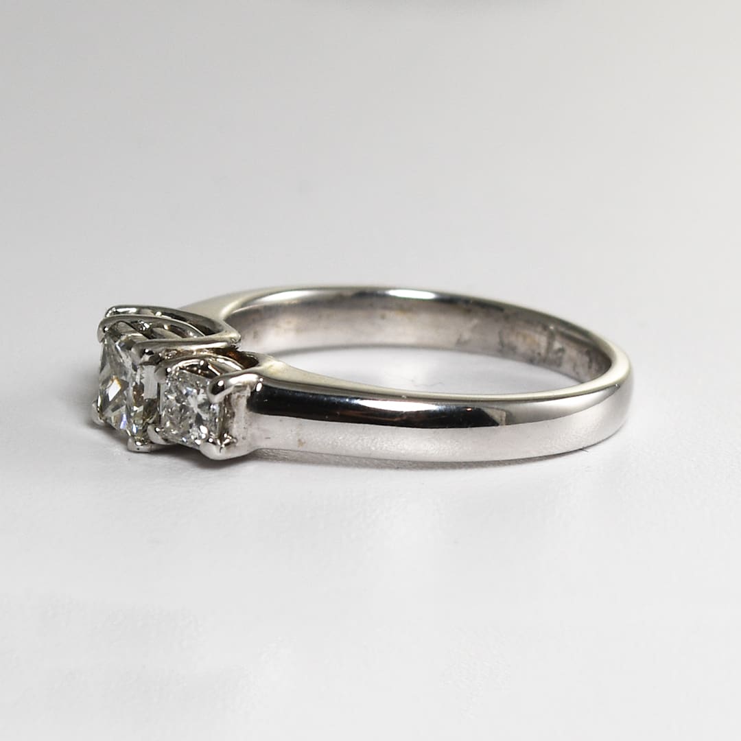 14K White Gold Three-Stone Diamond Engagement Ring 1.10ct - Image 6