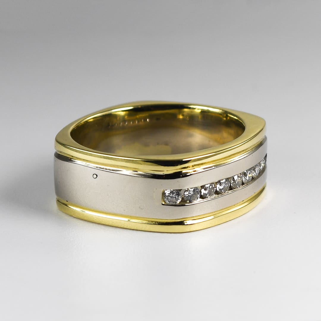 18K & 14K Two-Tone Gold Diamond Wedding Band 0.25ct - Image 2