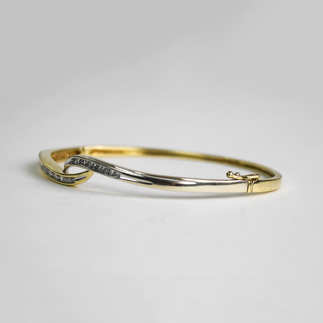 10K Two-Tone Diamond Bangle Bracelet 0.25ct - Image 5