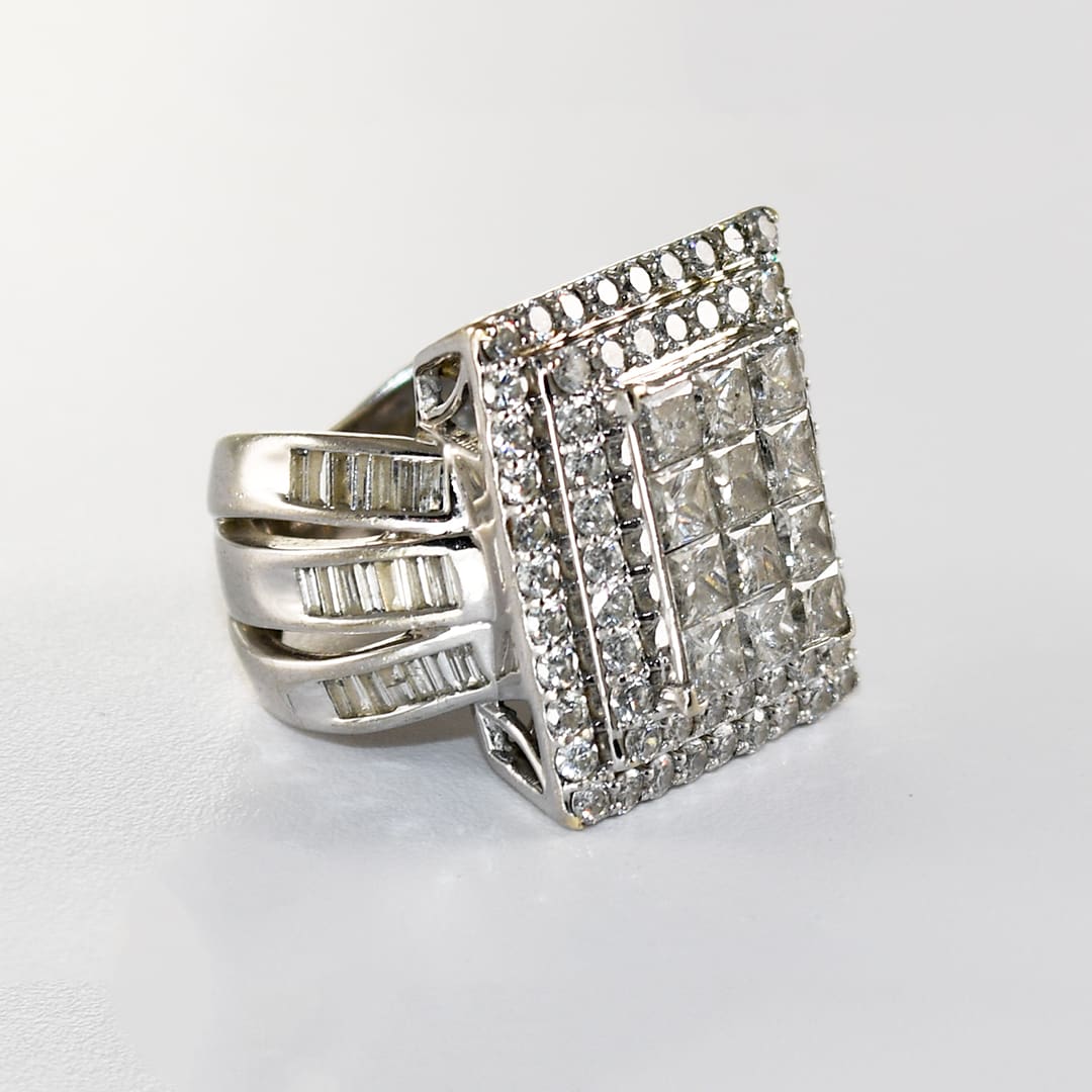 10K White Gold Diamond Cluster Ring 3.00ct - Image 2