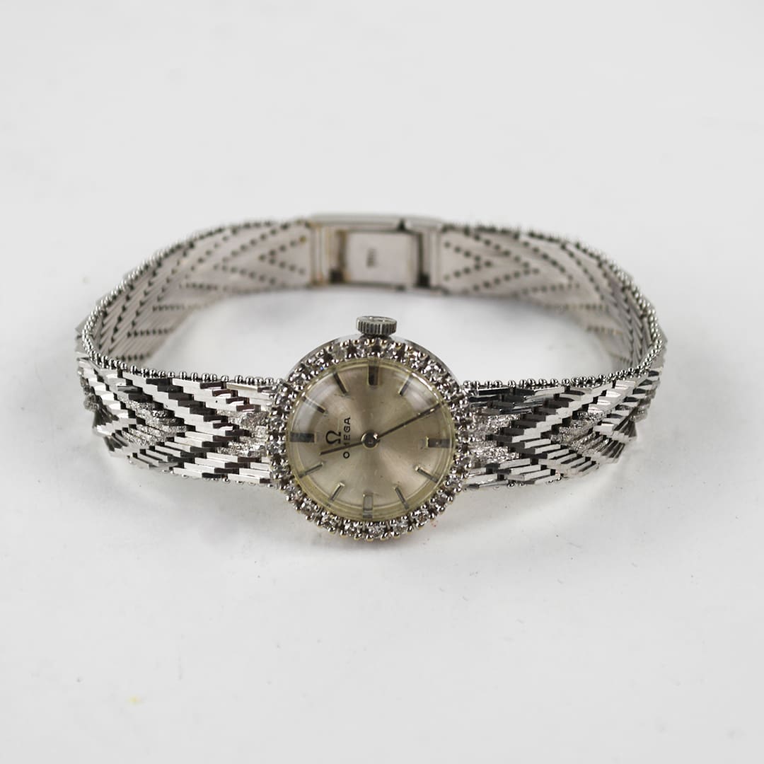 18K White Gold Vintage Diamond Omega Watch 21.5mm - Image 2