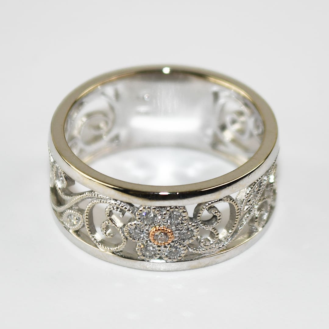 14K White Gold Floral Diamond Band 0.05ct - Image 5