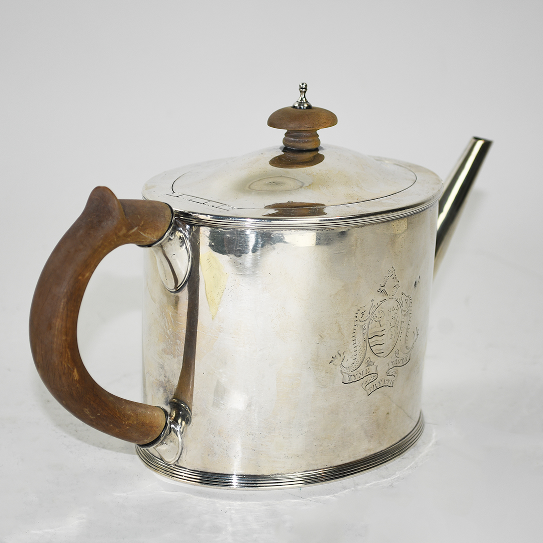 A Robert Sharp Sterling Silver Teapot 20.78ozt - Image 3