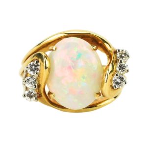 Ladies 18K Yellow Gold Australian Opal & Diamond Ring 4.75ct