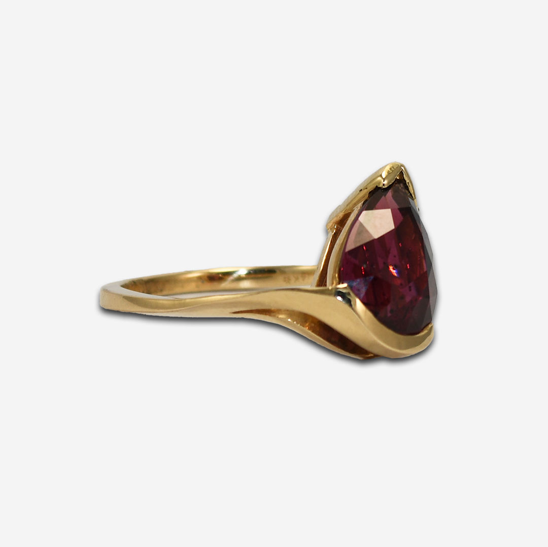 14k Yellow Gold Ladies 3.80ct Pear Shaped Rhodolite Garnet Ring - Image 2