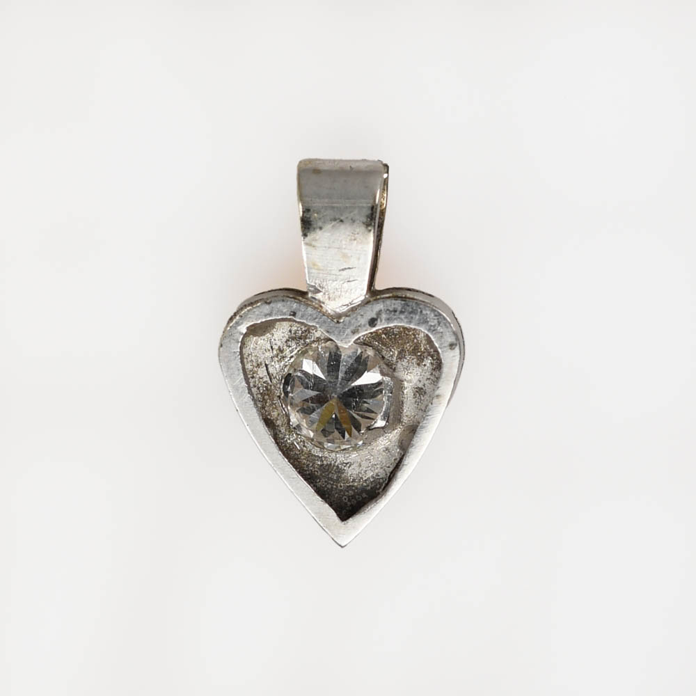 14k White Gold Diamond Heart Pendant - Image 6