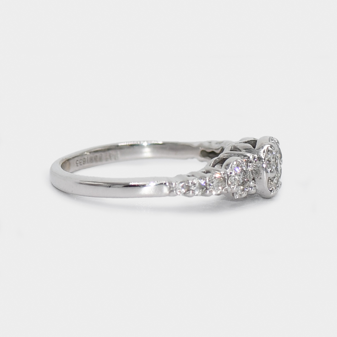14K White Gold Diamond Cluster Ring 0.40ct - Image 3