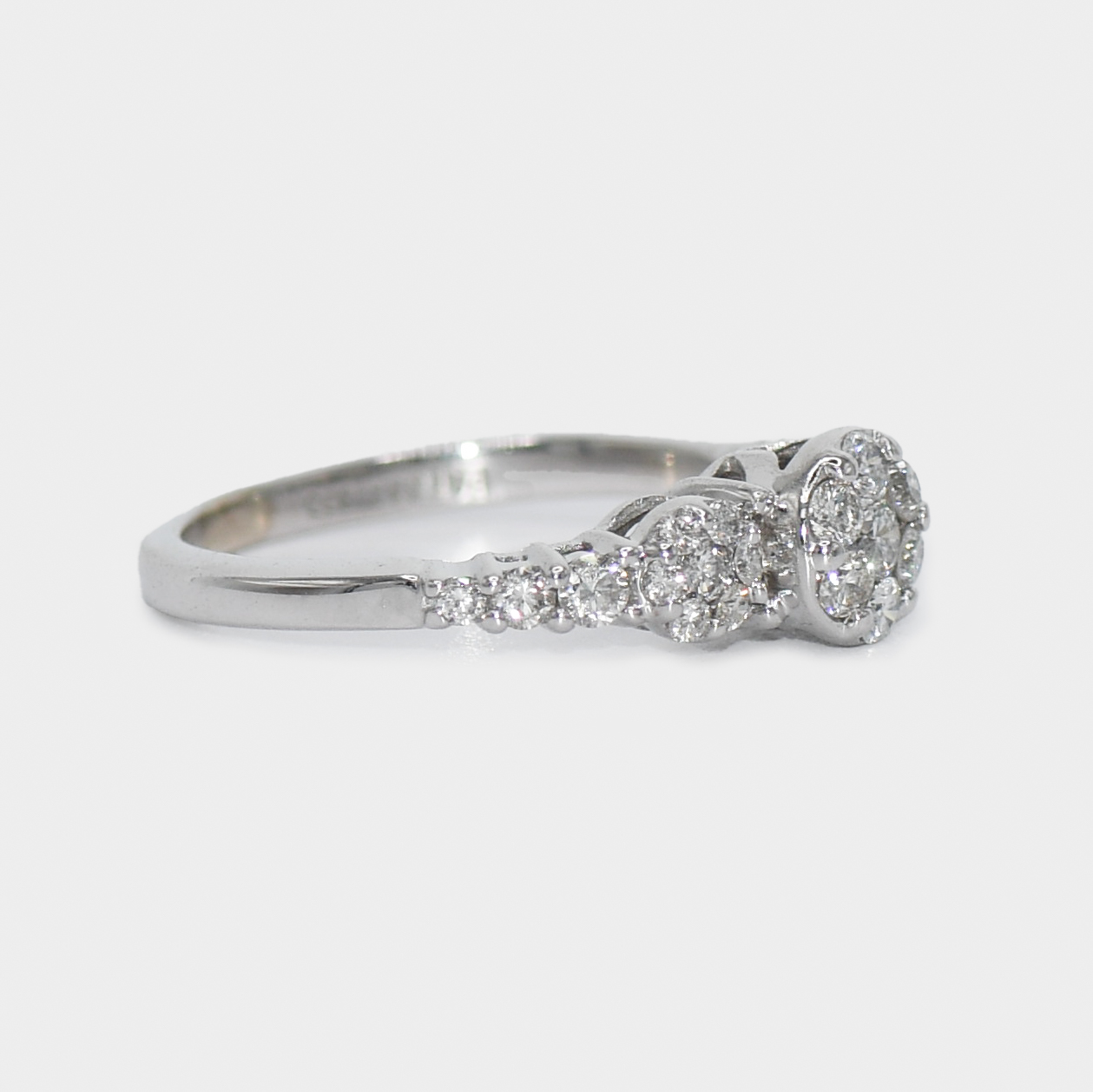 14K White Gold Diamond Cluster Ring 0.40ct - Image 2
