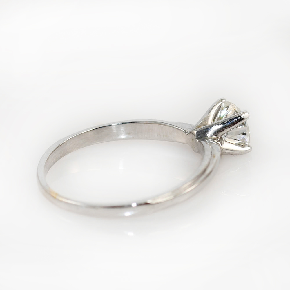 18K White Gold Diamond Solitaire Ring 0.57ct - Image 5