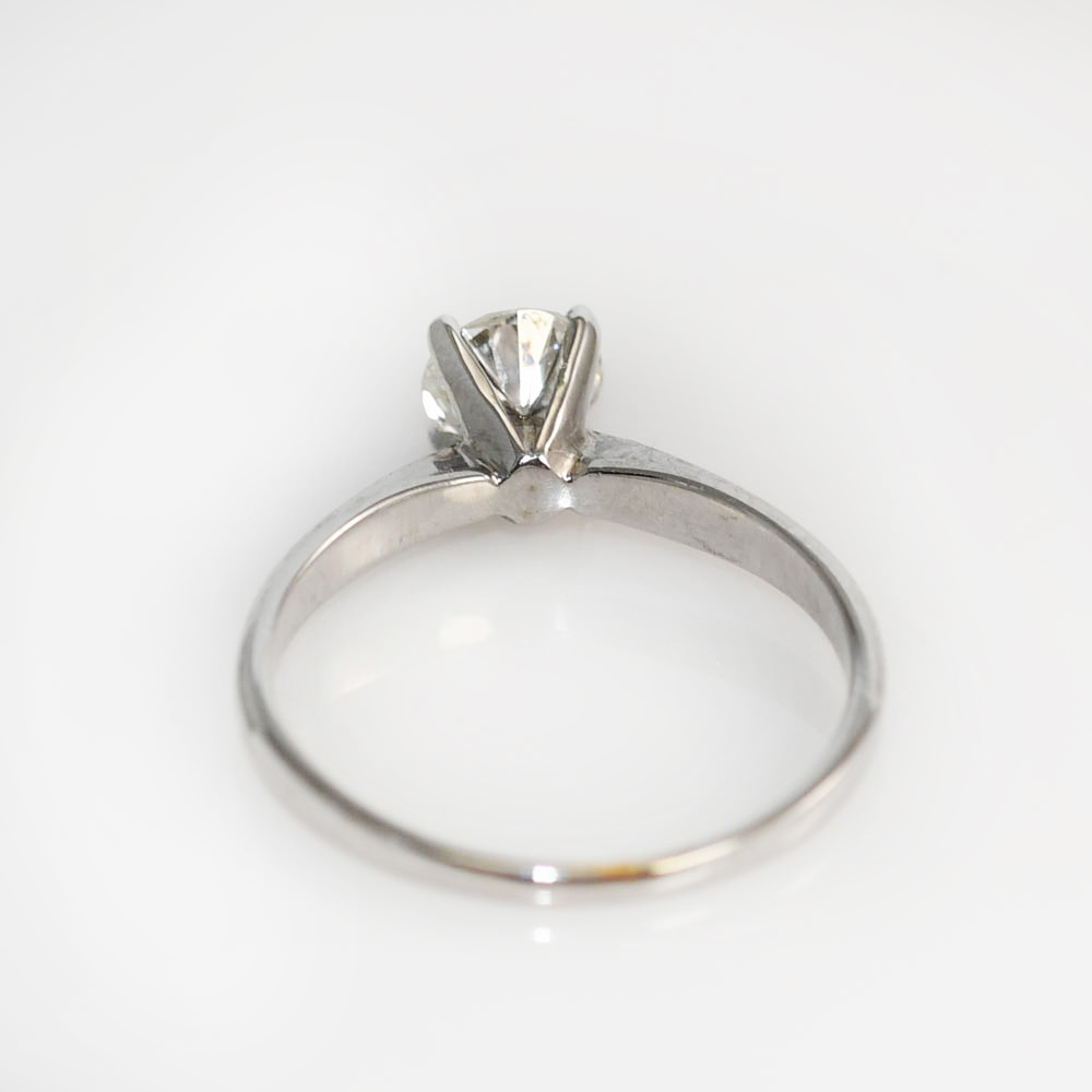 18K White Gold Diamond Solitaire Ring 0.57ct - Image 4