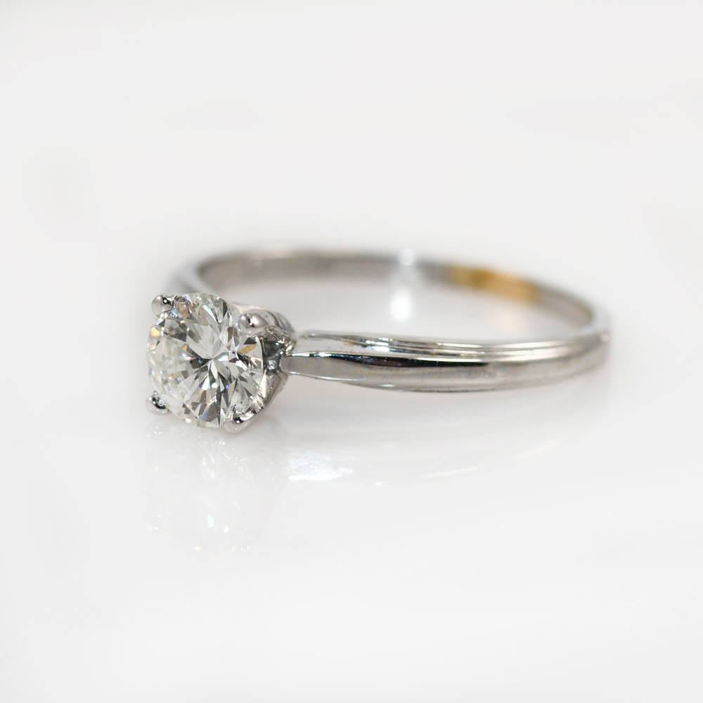 18K White Gold Diamond Solitaire Ring 0.57ct - Image 3