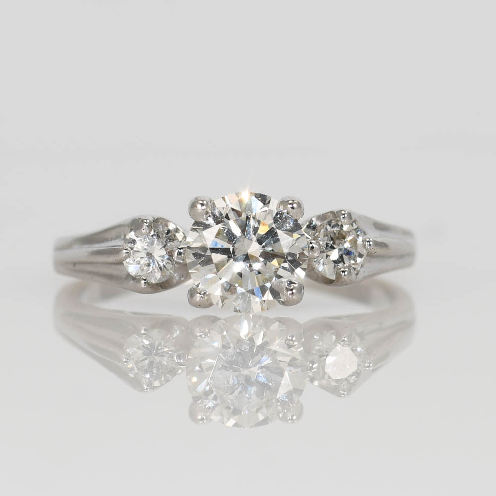 14K White Gold Diamond Ring .75ct CTR 2.2g - Image 2