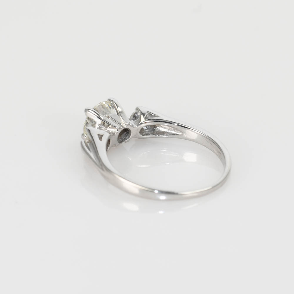14K White Gold Diamond Ring .75ct CTR 2.2g - Image 3