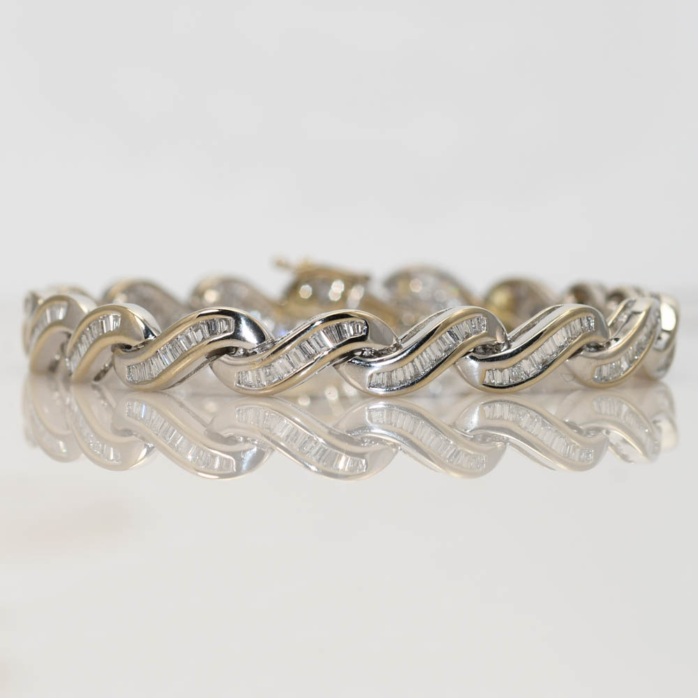 18K White Gold Diamond Ribbon Style Bracelet, 2.00tdw,19g - Image 3