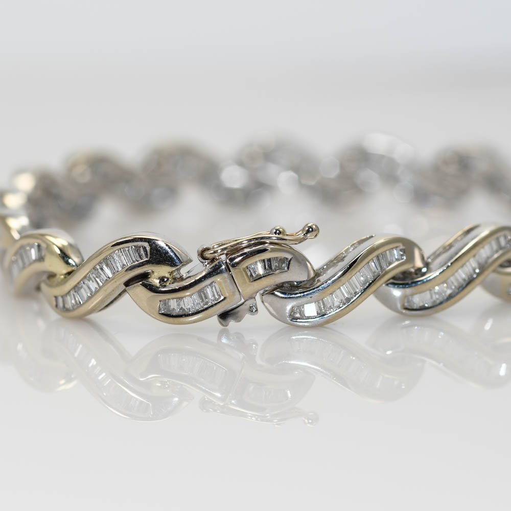 18K White Gold Diamond Ribbon Style Bracelet, 2.00tdw,19g - Image 4