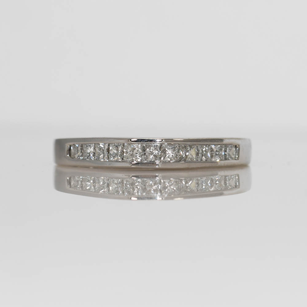 14K White Gold Diamond Band, 2.6gr - Image 2