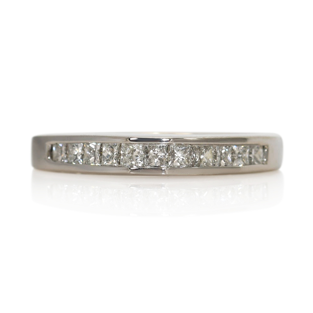 14K White Gold Diamond Band, 2.6gr