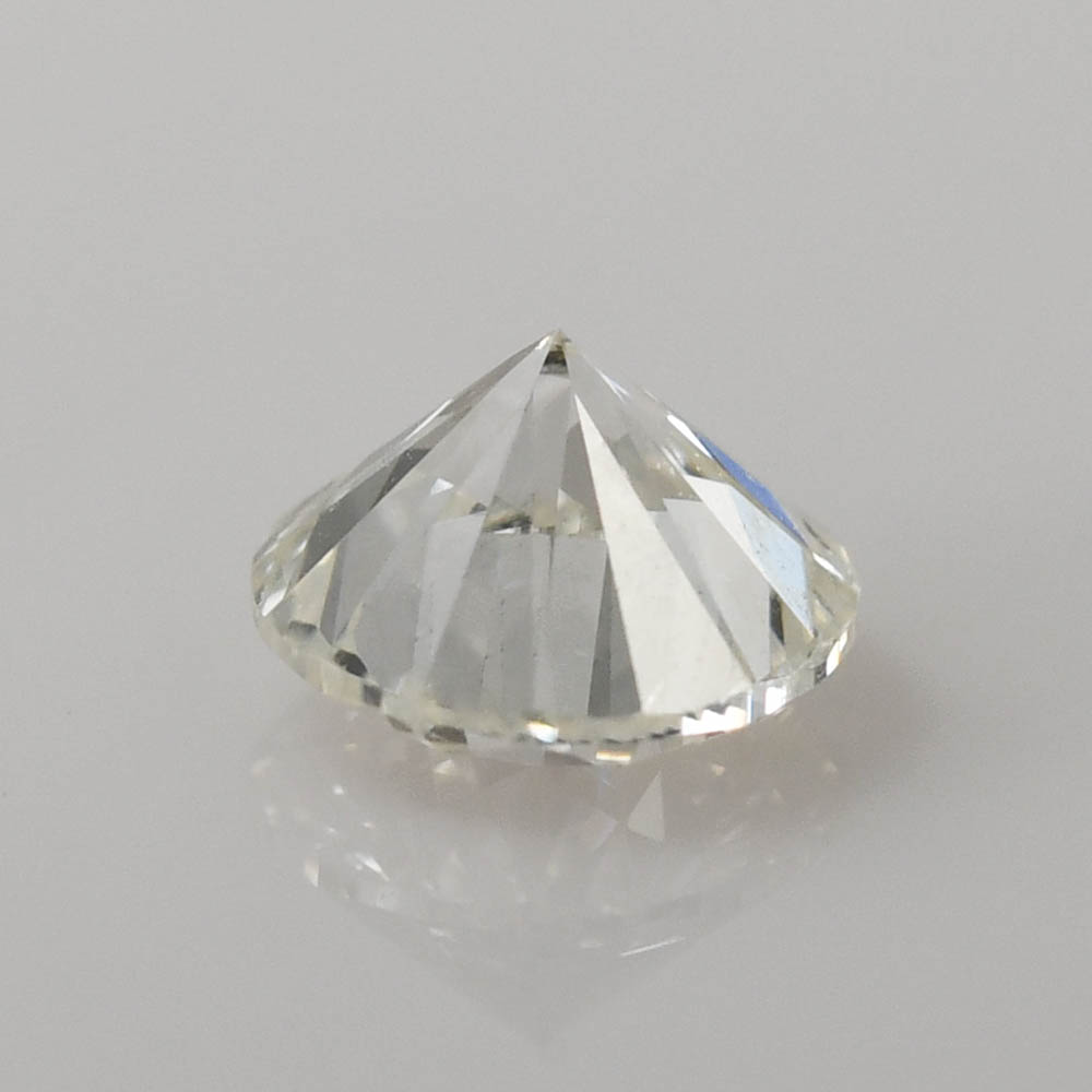 GIA .73ct Round Brilliant Cut Diamond i color Si2 clarity - Image 2