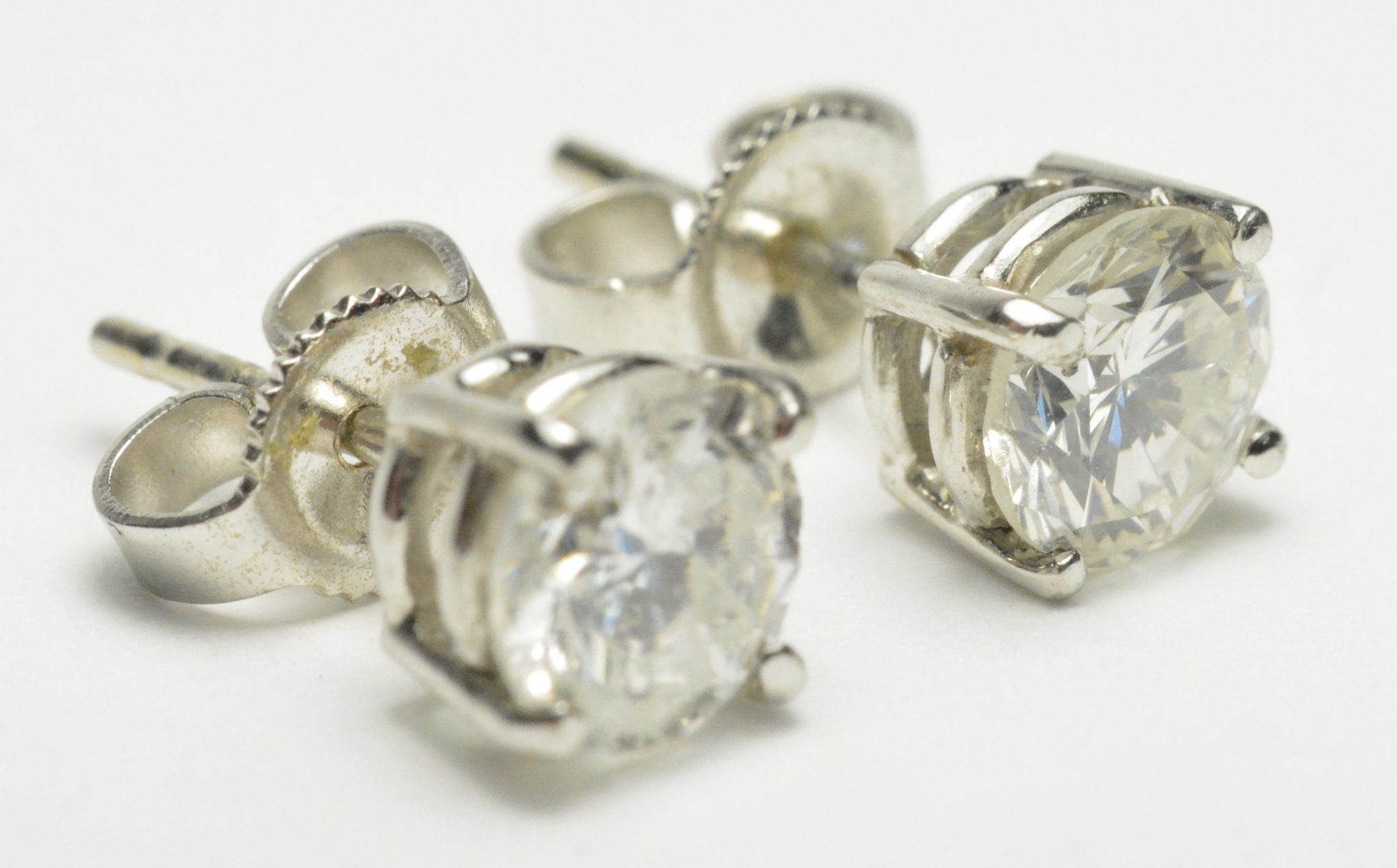 14k White Gold Diamond Stud Earrings 1.50ct - Image 3