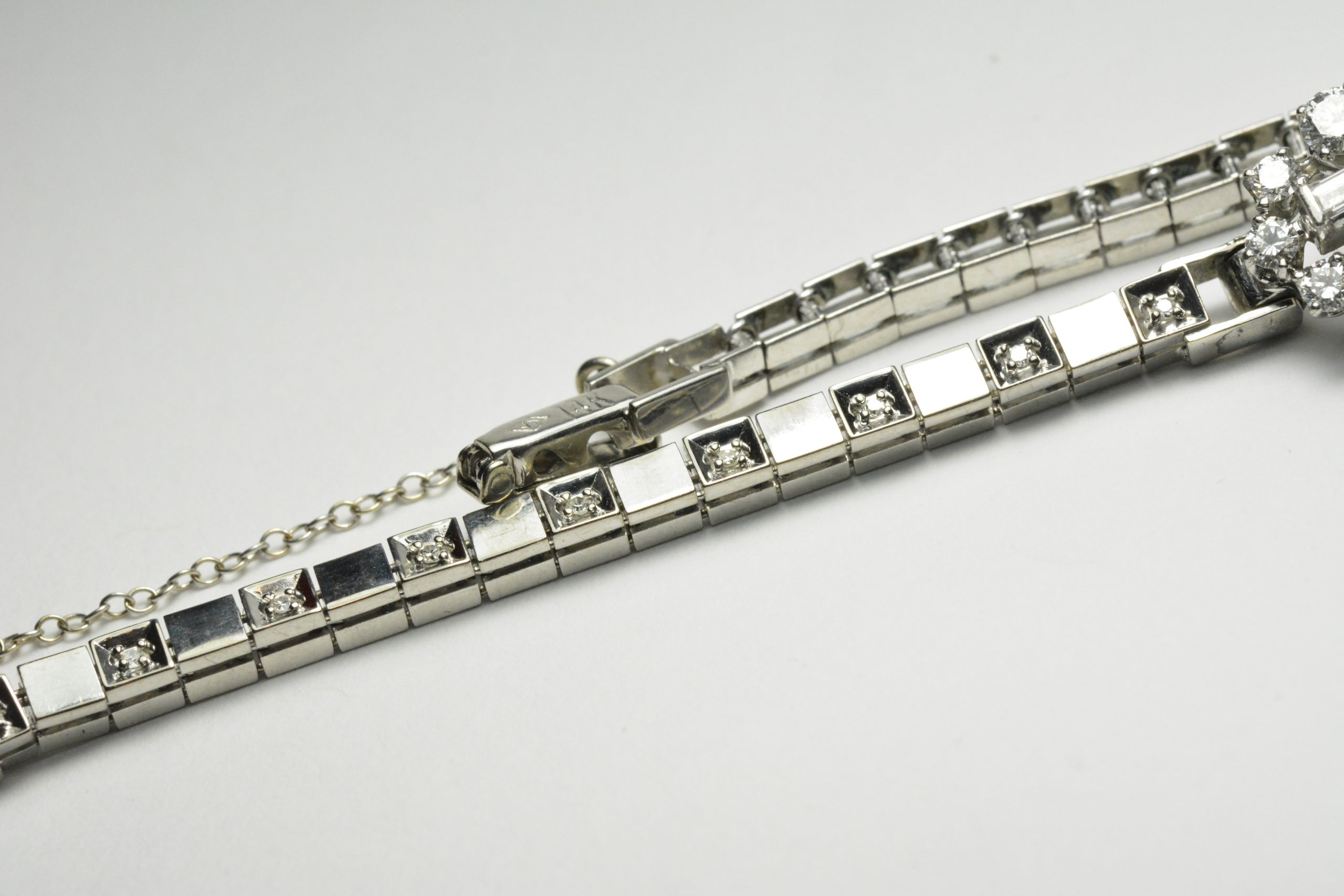 Ladies Vintage Hamilton Platinum & Gold Diamond Wristwatch F-G Color VS Clarity - Image 11