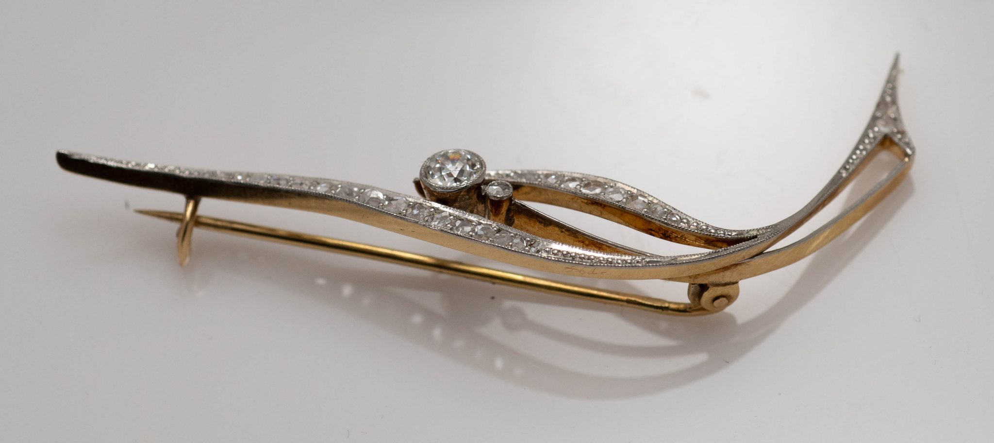 18k Yellow and White Gold Art Deco 0.50ct Diamond Women's Brooch - Image 5