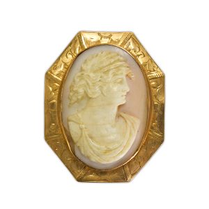 Antique Shell Cameo Brooch in 10K Yellow Gold