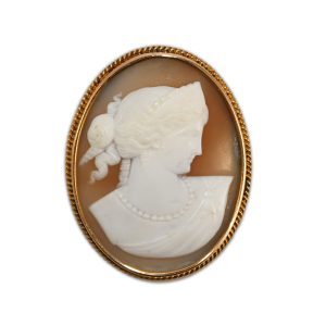 14K Yellow Gold Vintage Cameo Brooch Finely Hand Carved