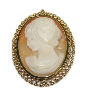 Vintage Cameo Brooch